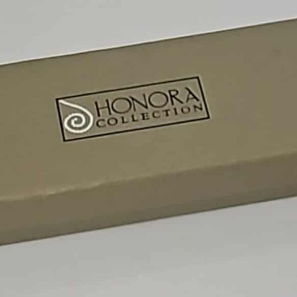 7 pairs Honora pearl earrings - Picture 2 of 2